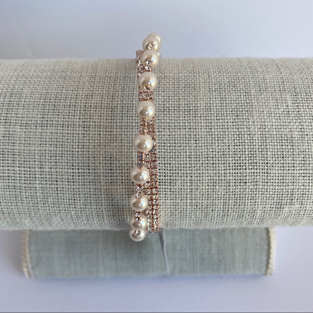 Beautiful Pearls And Rhinestone Bracelet 13$